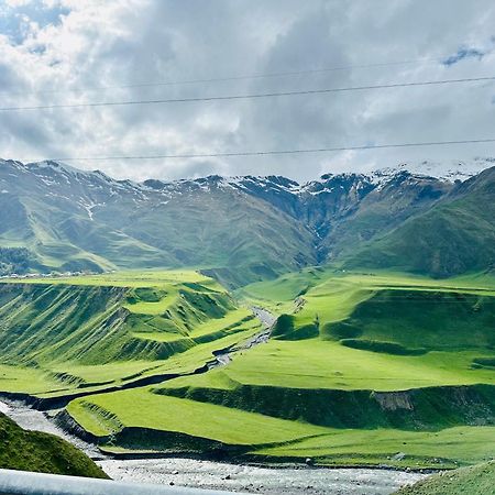 Alpine Escape Kazbegi Villa Ngoại thất bức ảnh