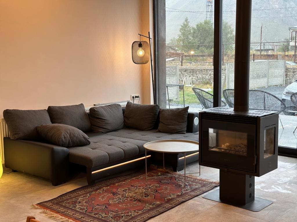 Alpine Escape Kazbegi Villa Ngoại thất bức ảnh