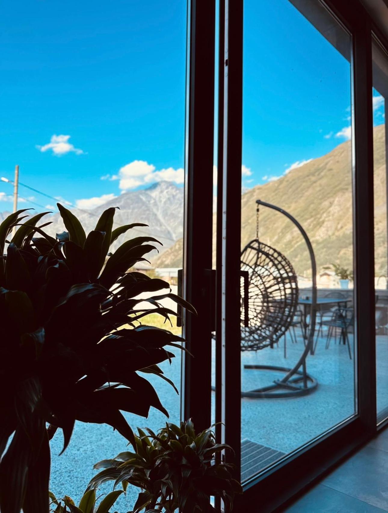 Alpine Escape Kazbegi Villa Ngoại thất bức ảnh